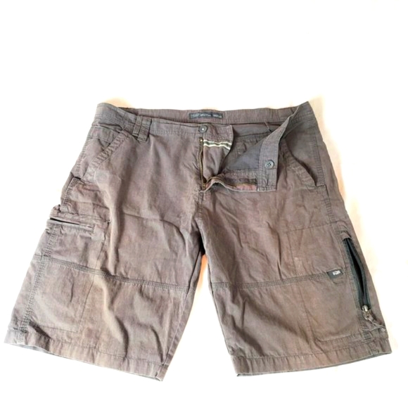 Private Member Shorts with Cargo pockets - Picture 2 of 6